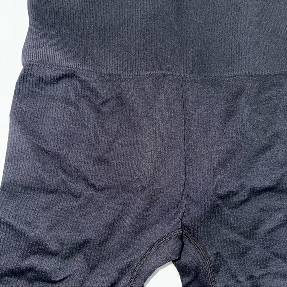 Amazon Ribbed Workout Set - Picture 4 of 4